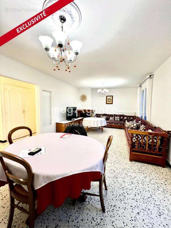Maison à PARON