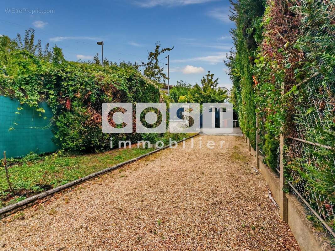 Maison 157 m² à Colombes  - photo 8
