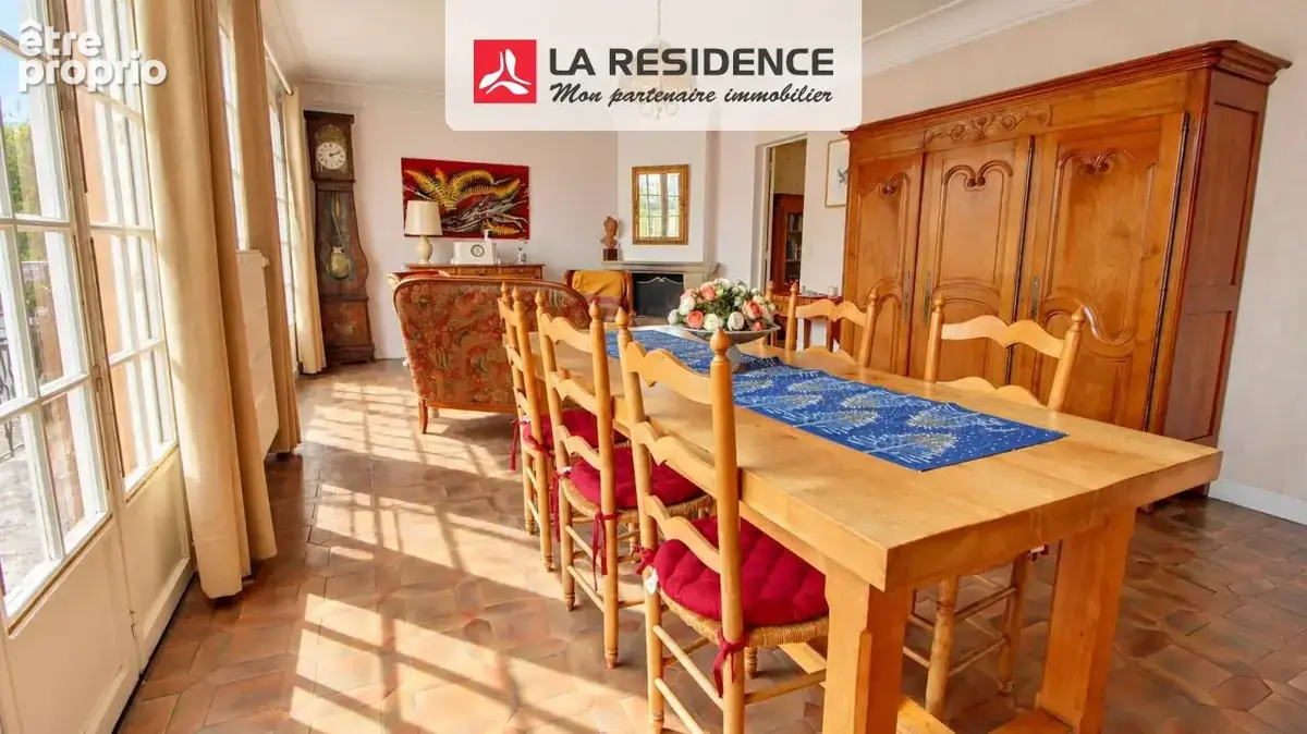 Maison 8 pièces 154 m² à vendre à Les Clayes-Sous-Bois (78340) - photo 3