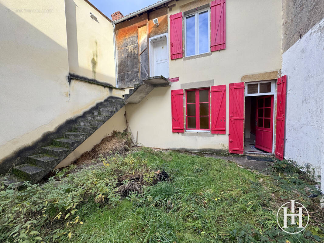 Appartement à CERILLY
