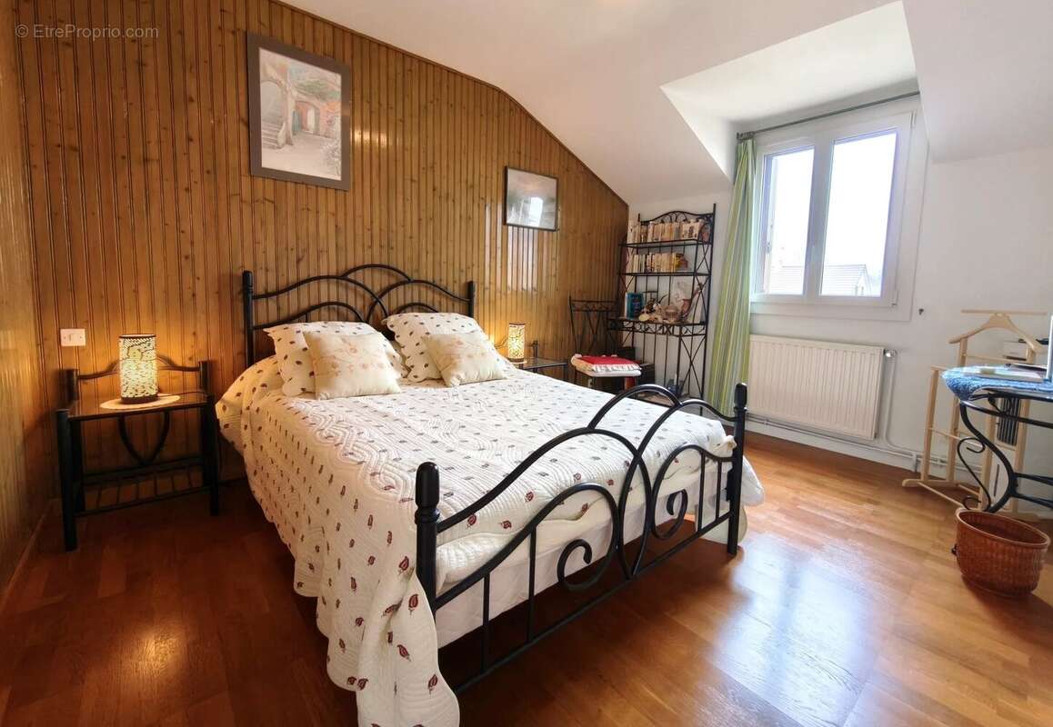Maison à FONTAINE-LE-COMTE