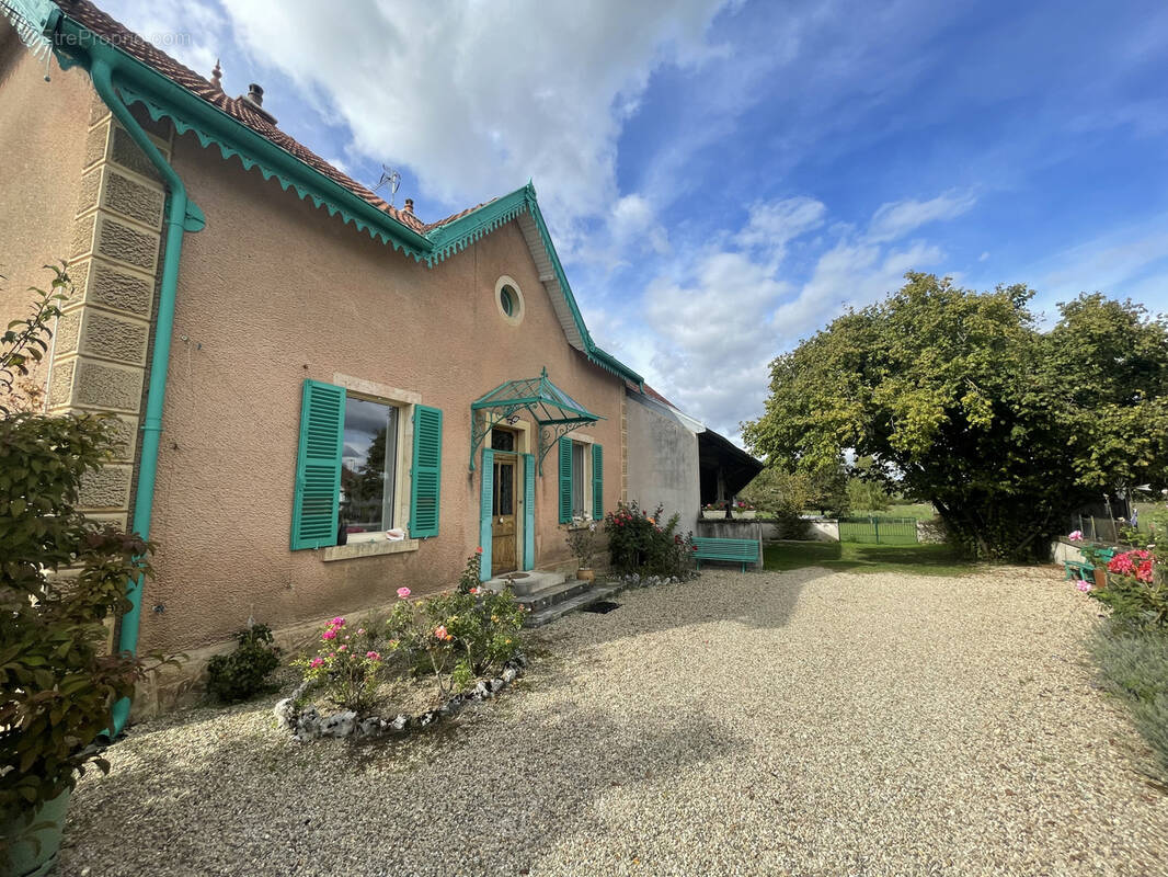 Maison à LONGWY-SUR-LE-DOUBS
