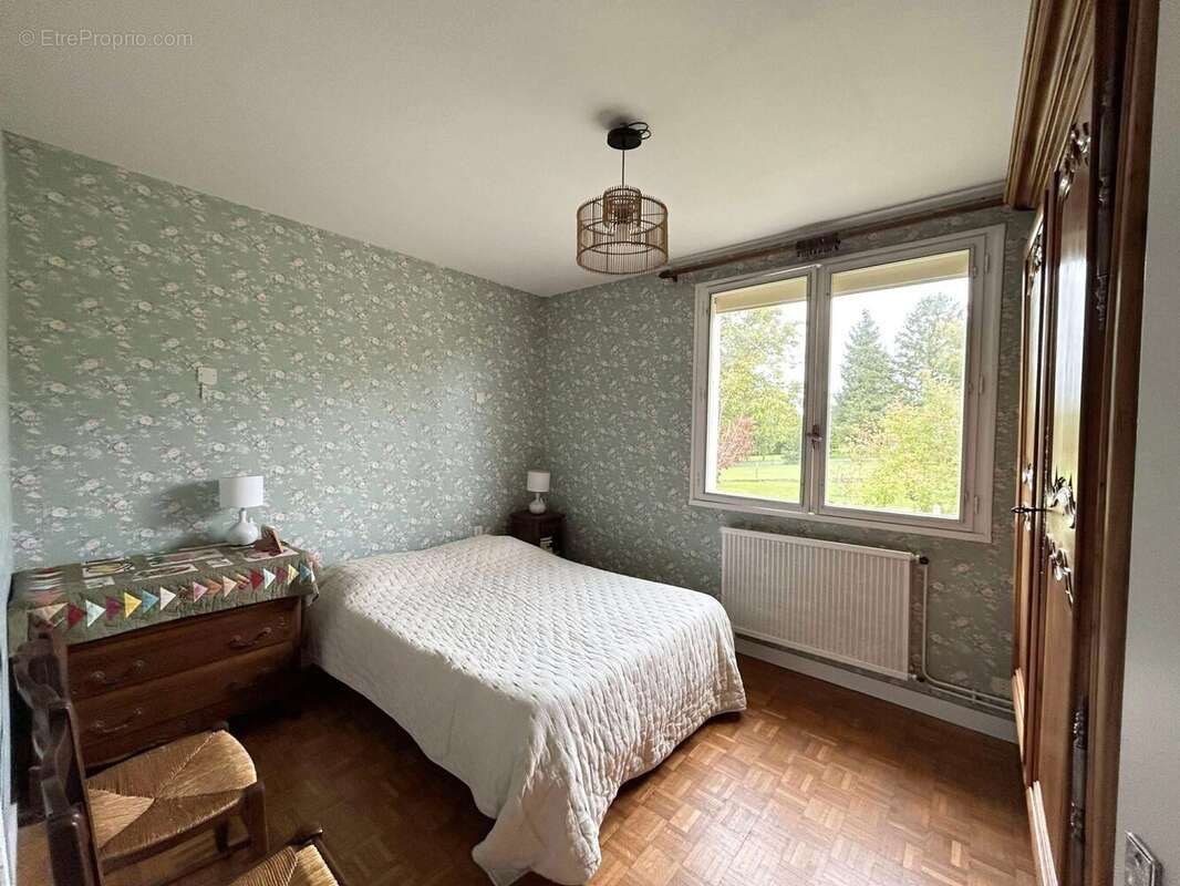 Maison à LUCAY-LE-MALE