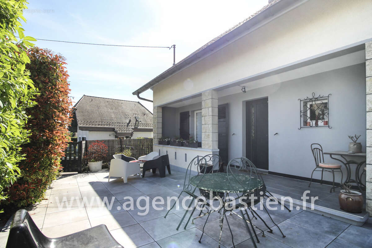 Maison à DIVONNE-LES-BAINS