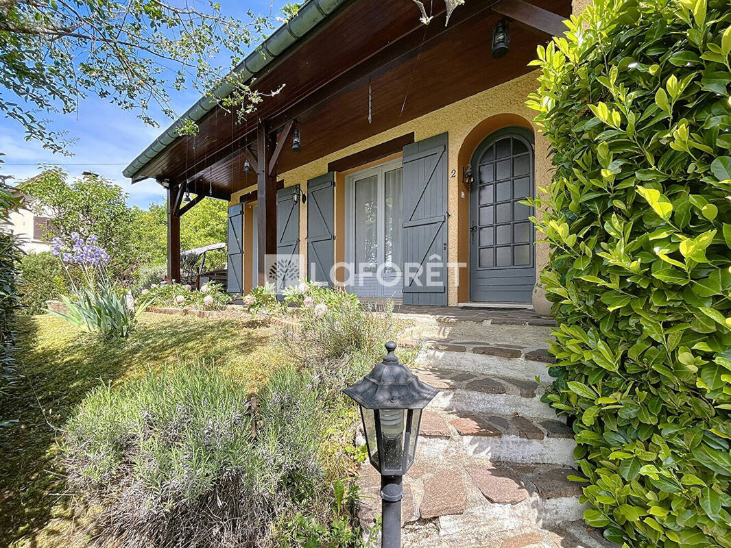 Maison à NEUILLY-SUR-SUIZE