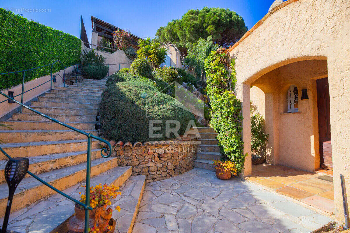 Maison à MANDELIEU-LA-NAPOULE