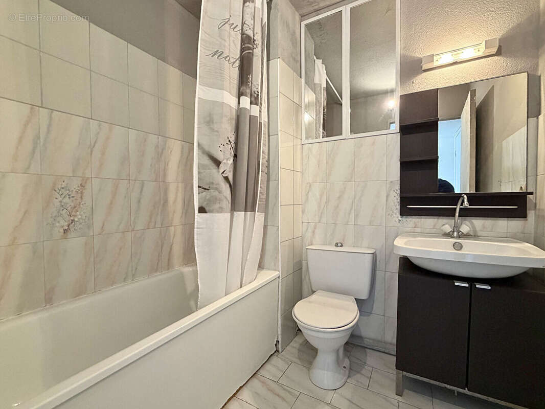 Appartement à MAUGUIO