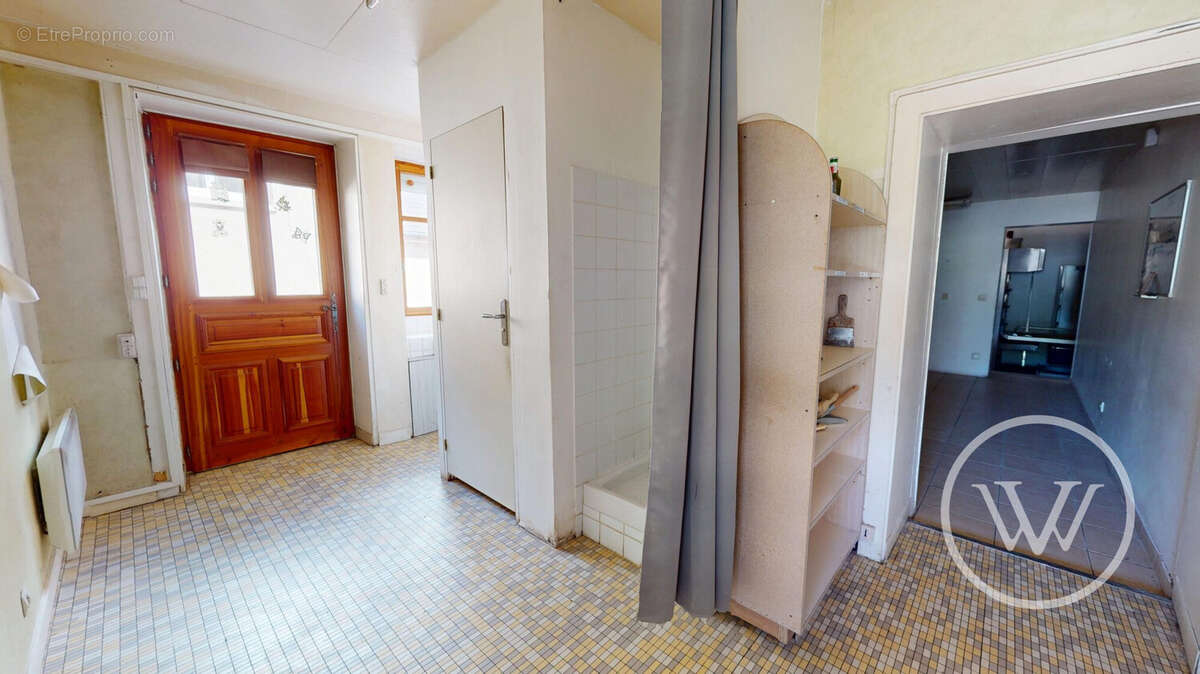 Commerce à POUILLEY-LES-VIGNES