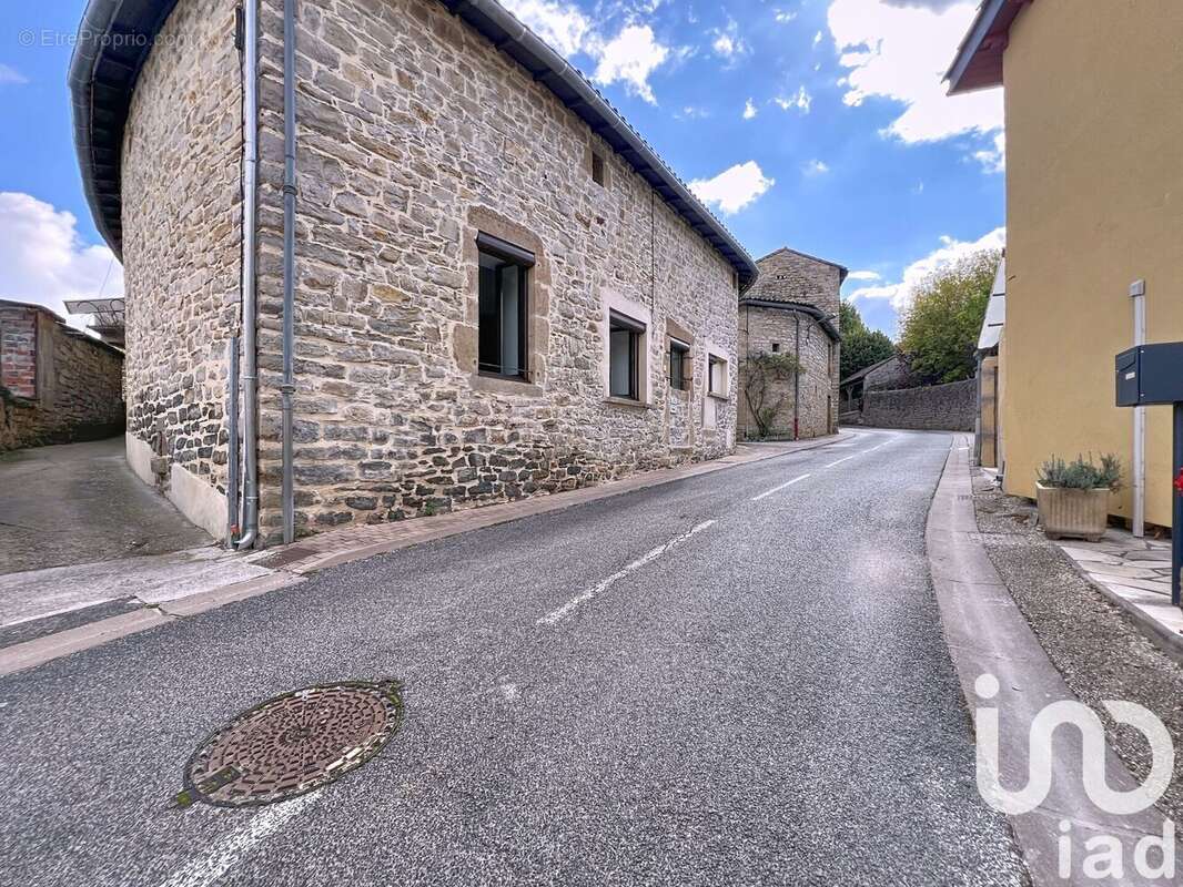 Photo 2 - Maison à SAINT-GEORGES-DE-LUZENCON