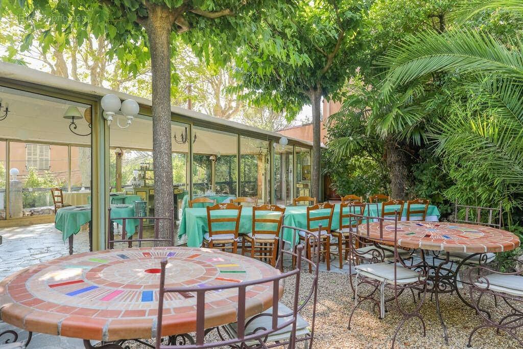 Appartement à VILLECROZE