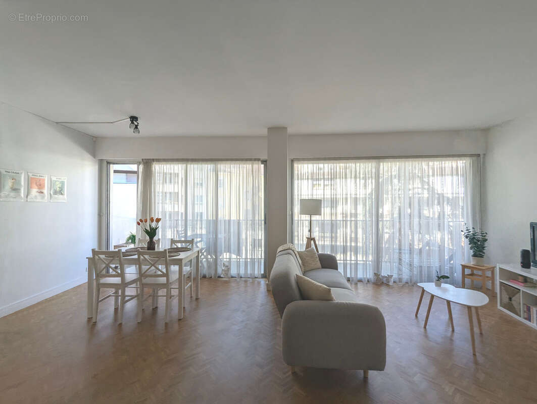Appartement à vendre 3 pièces GRENOBLE (38) - Bel appartement de 54 m² avec cave et garage, au centre de Grenoble - photo 4