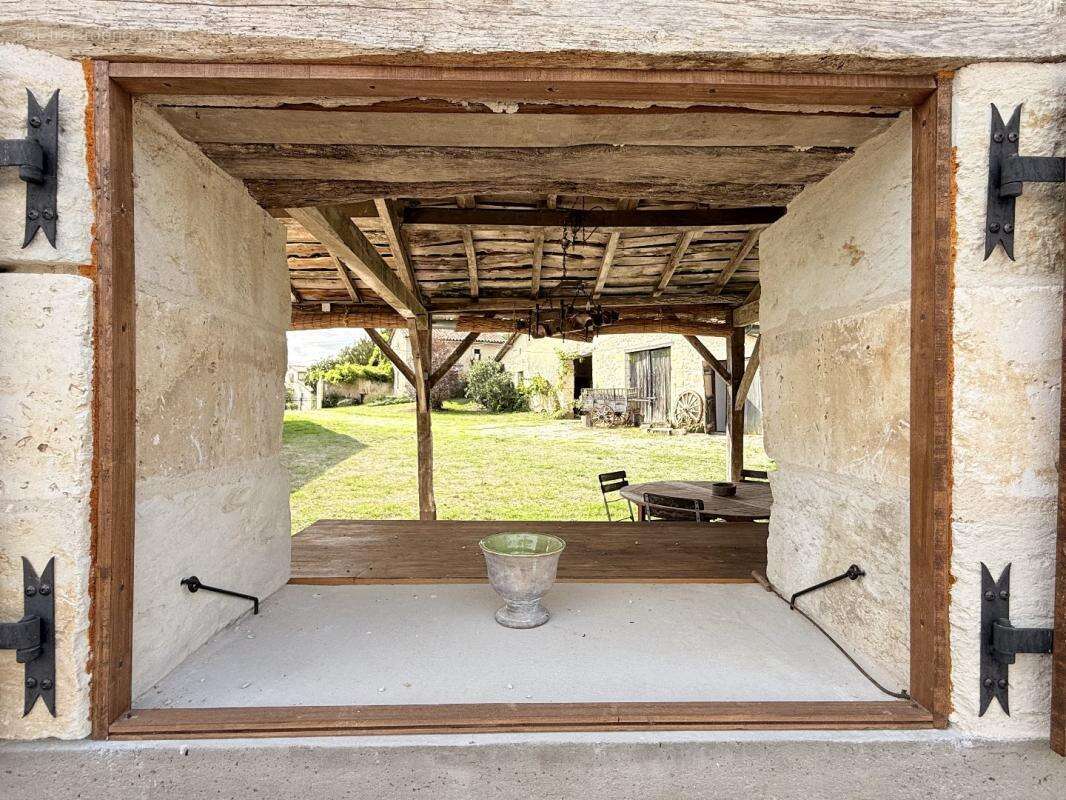 Maison à AUBETERRE-SUR-DRONNE