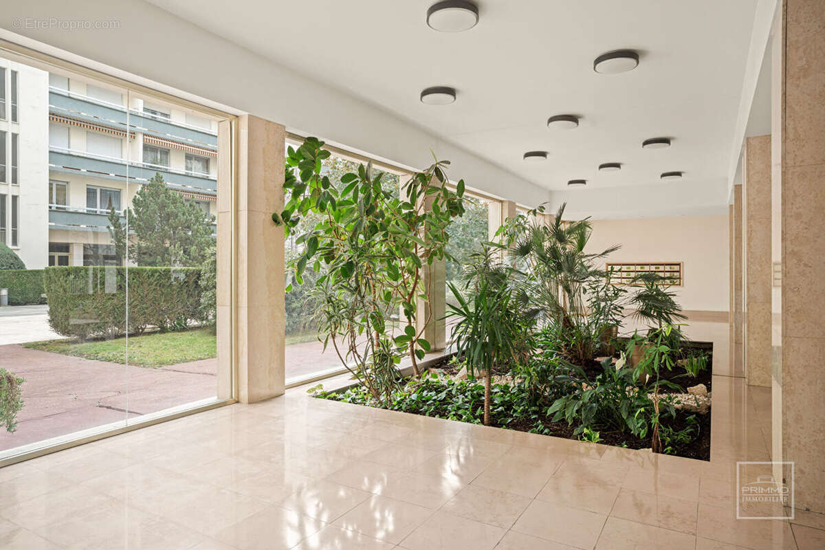 Lyon 6, 117.47m², deux balcons, garage - photo 12