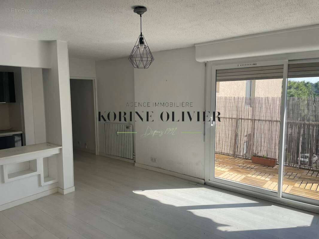 Appartement à VENELLES