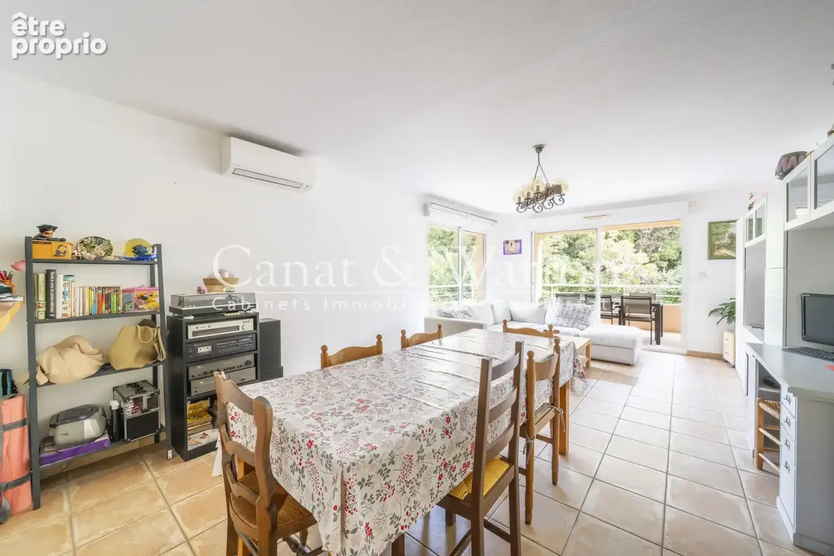 Sous offre: spacieux t 4 avec terrasse à cavalaire avec un grand garage - photo 2