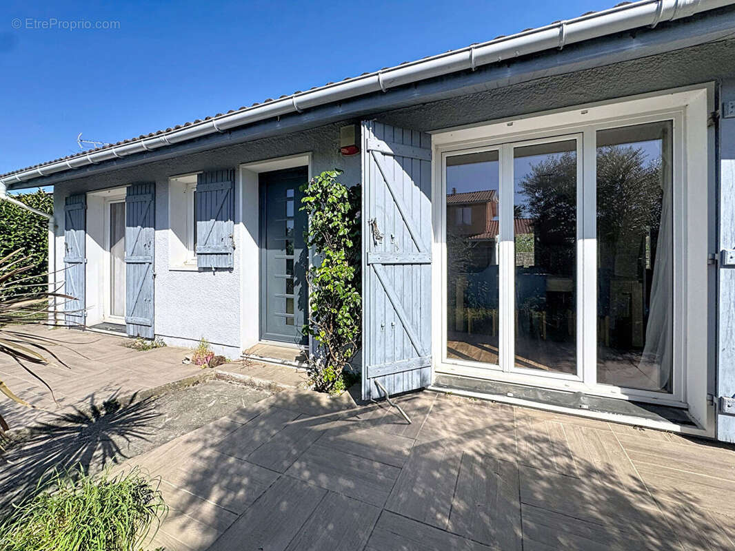 Maison à PAREMPUYRE