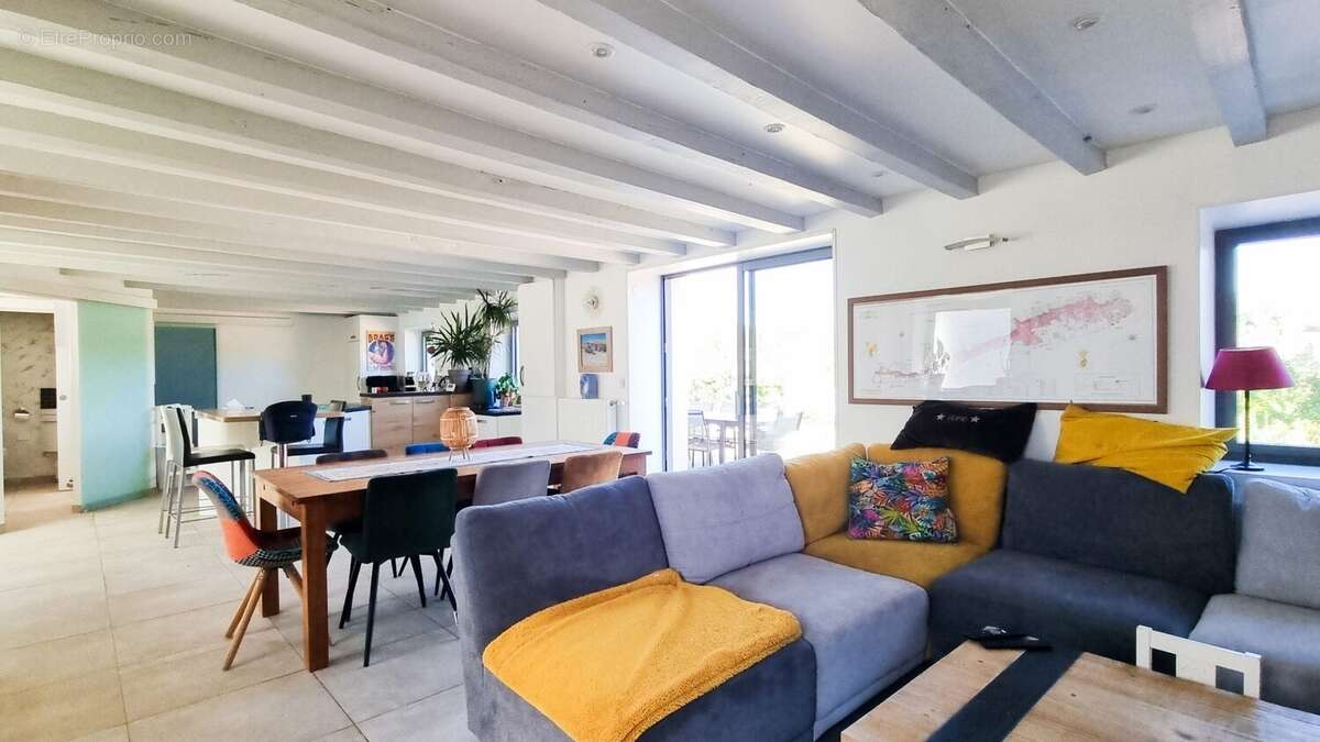 Maison à FLEUREY-SUR-OUCHE