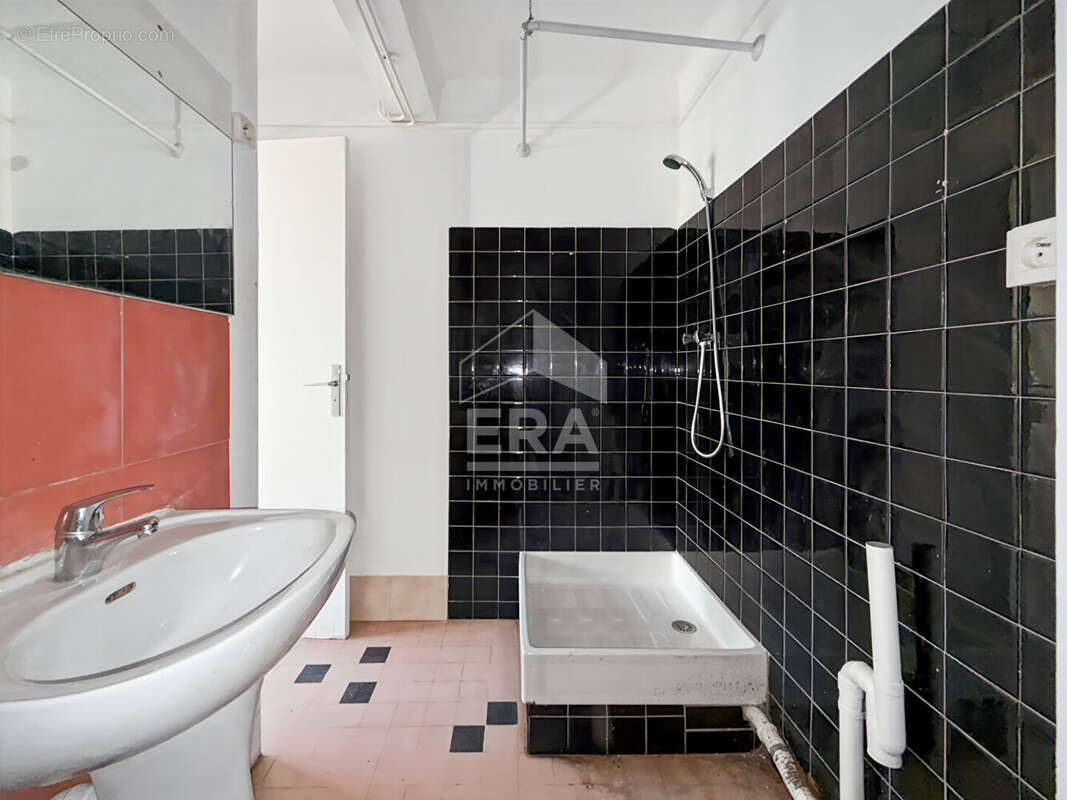 Appartement à MARSEILLE-4E