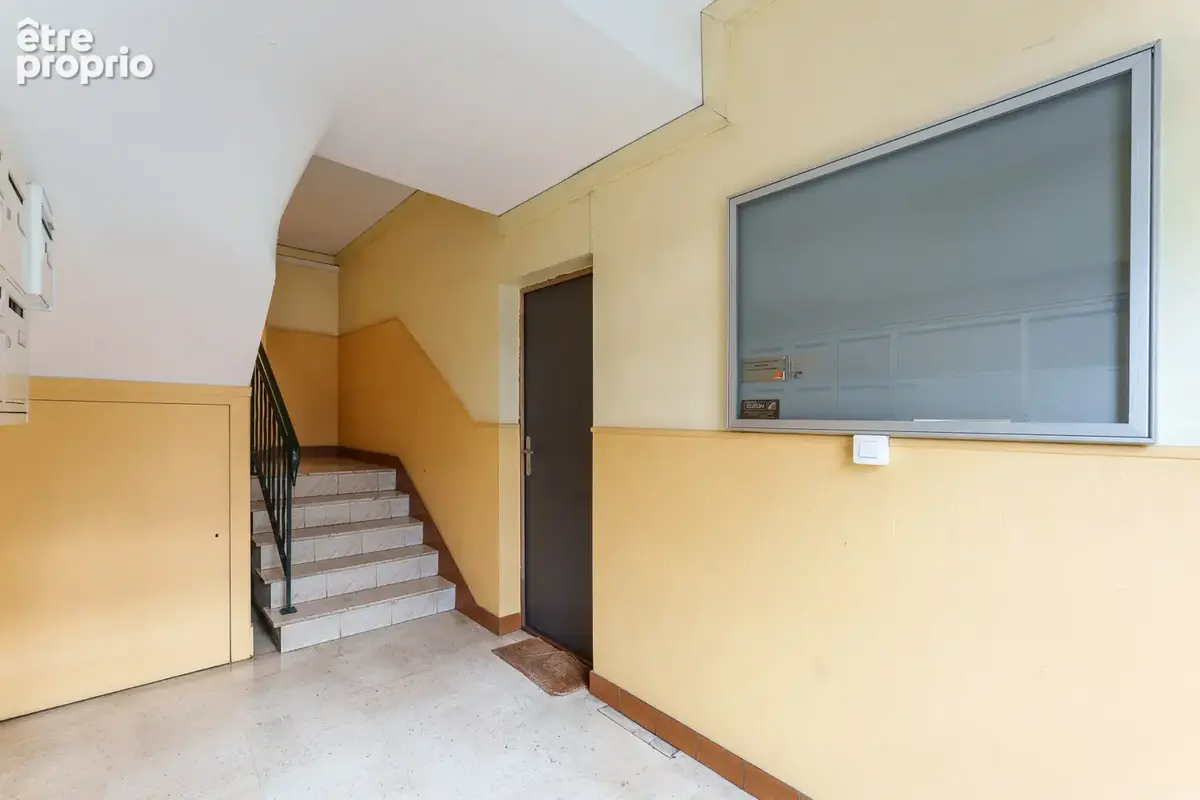 Investissement ensemble immobilier tours centre 5 logements 2 locaux commerciaux en exclusivite - photo 4