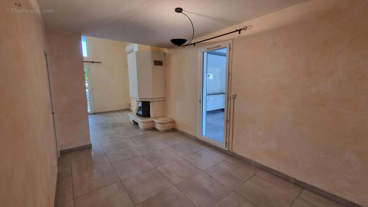 Maison à LEZIGNAN-CORBIERES