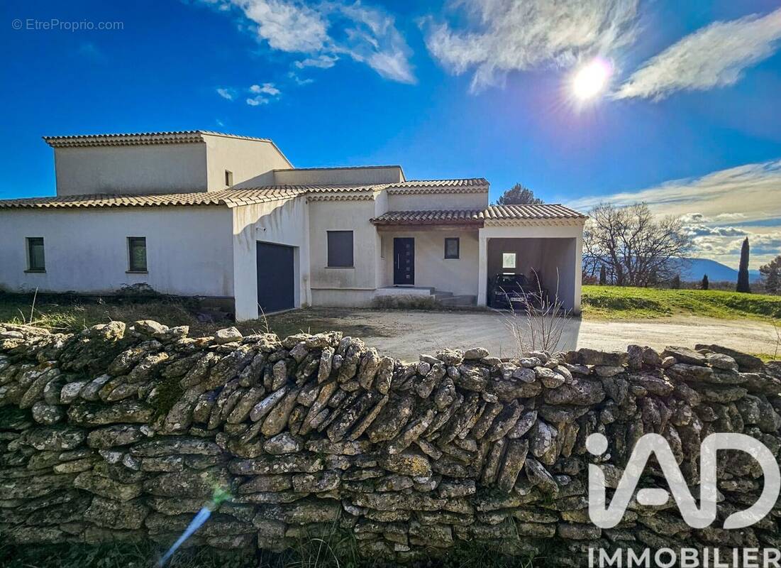 Photo 1 - Maison à CABRIERES-D'AVIGNON