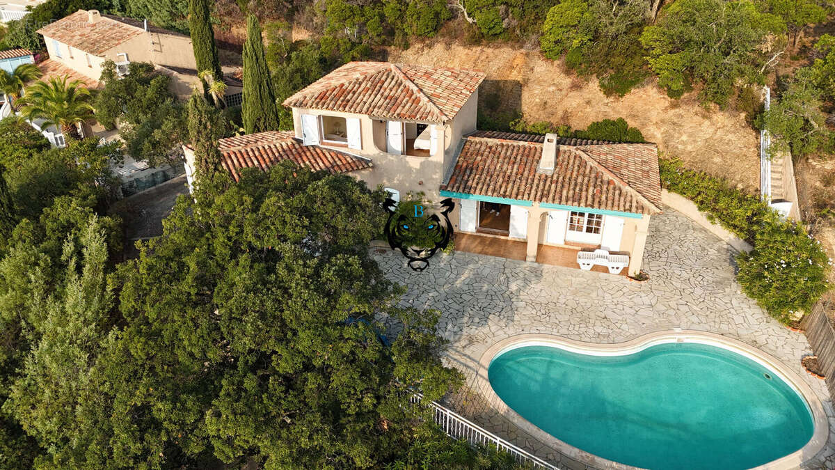 Maison à LES ISSAMBRES