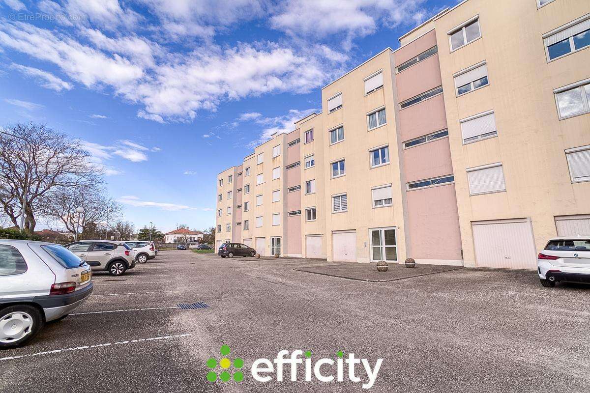 Appartement à SAINT-SYMPHORIEN-D'OZON