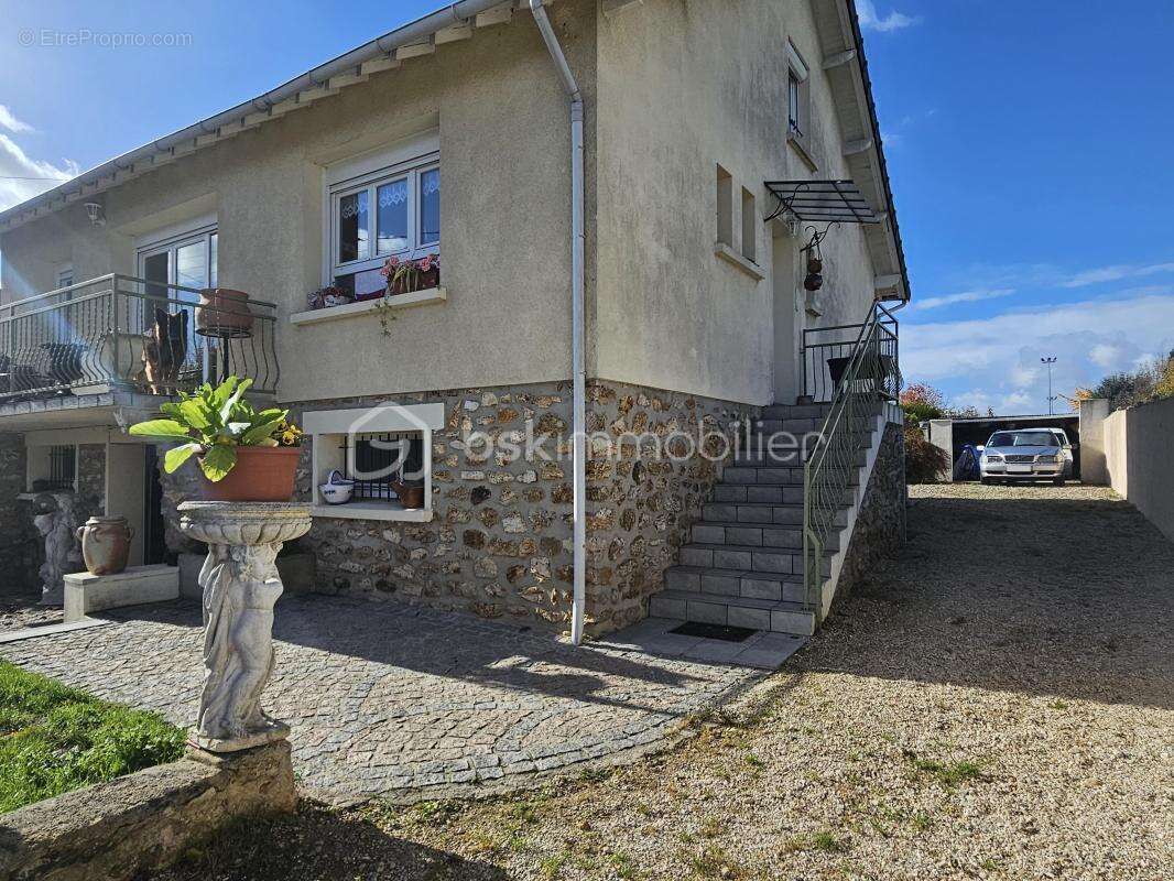 Maison à FAREMOUTIERS