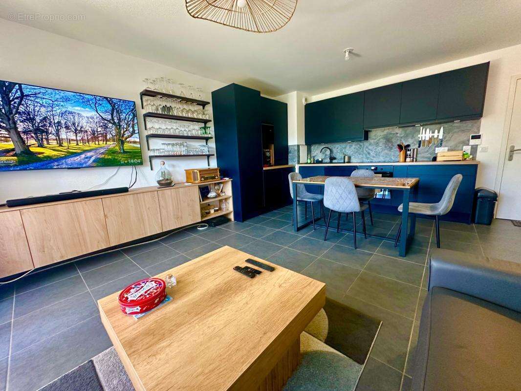 Exclusivité – Rare sur le secteur ! Magnifique appartement T3 de 2023, en état strictement récent, offrant un extérieur sans vis - photo 2