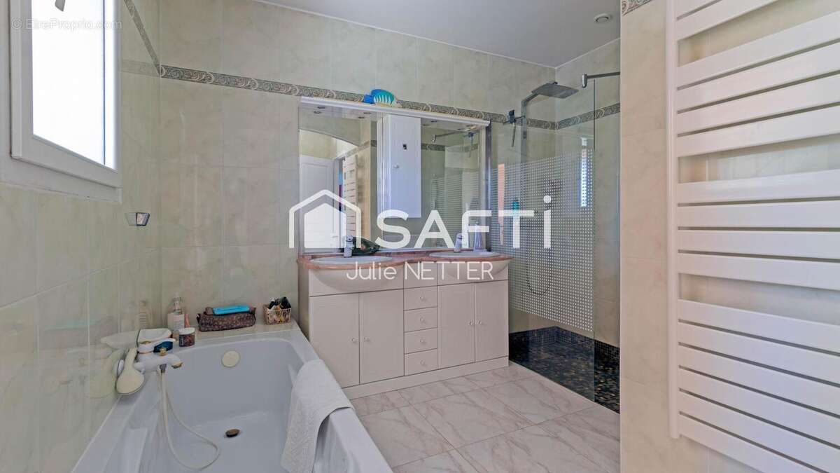 Photo 9 - Maison à ROQUEBRUNE-SUR-ARGENS