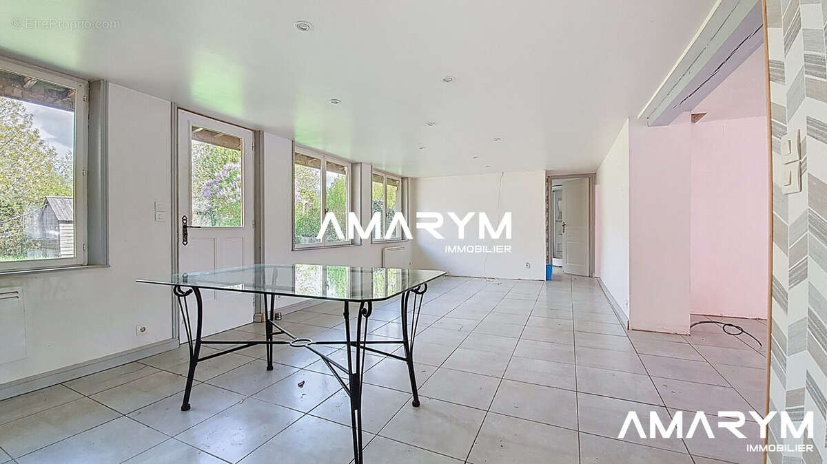 Maison à ESTREBOEUF