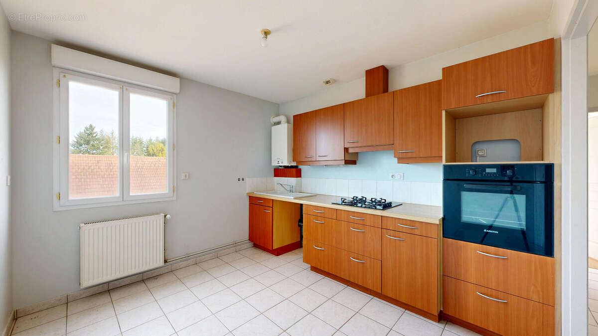 Appartement à YZEURE