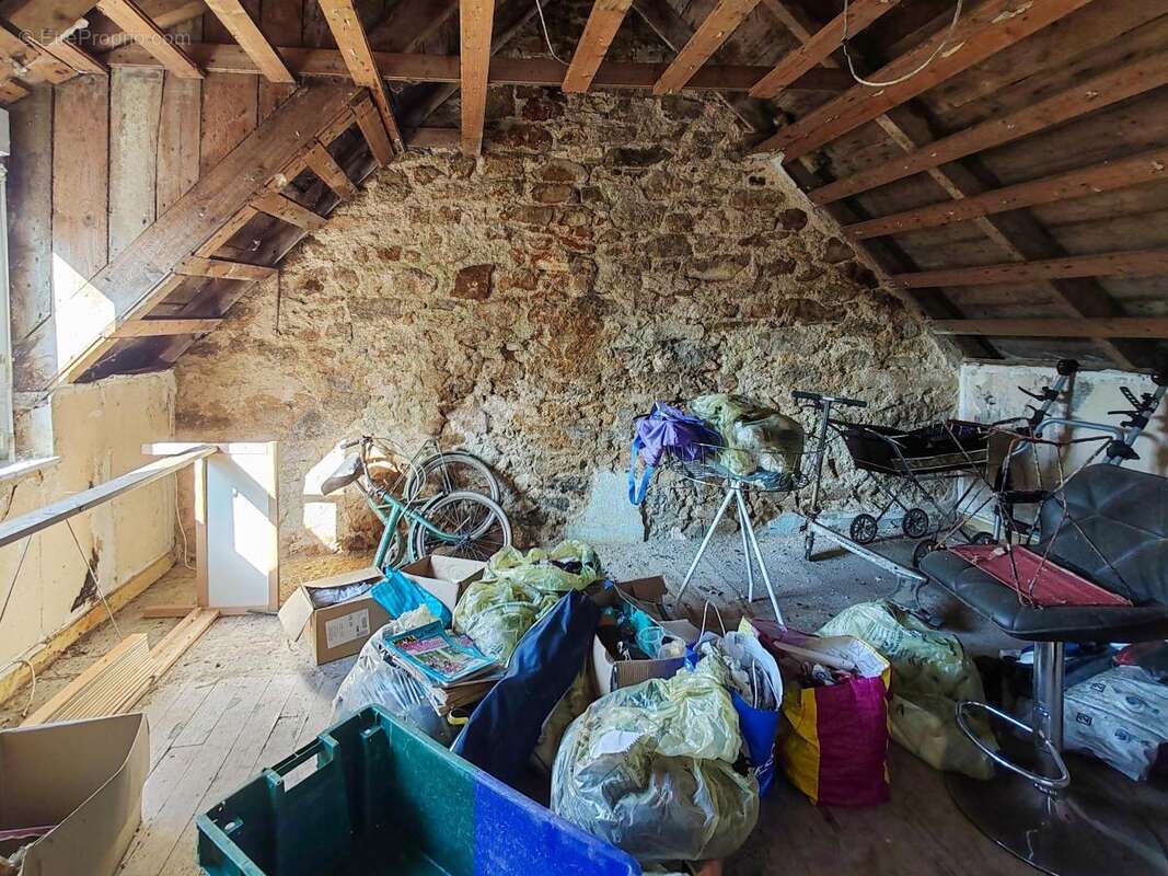 Maison à LE CLOITRE-SAINT-THEGONNEC