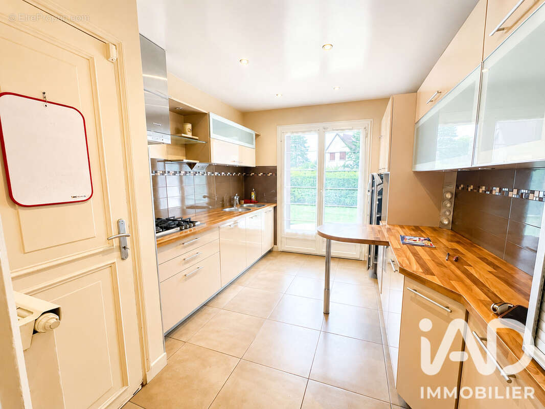 Maison 130 m² à Vert-Saint-Denis  - photo 6
