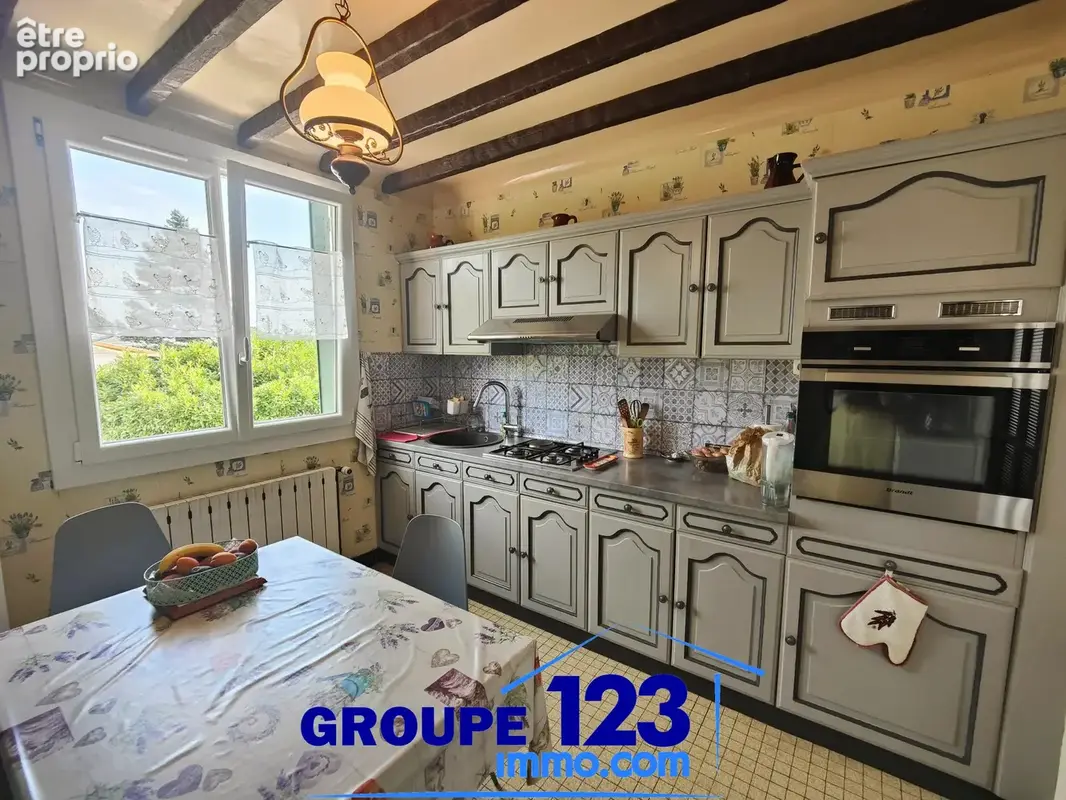Sur les hauteurs de Laroche-Saint-Cydroine   Une maison familiale à découvrir - photo 3