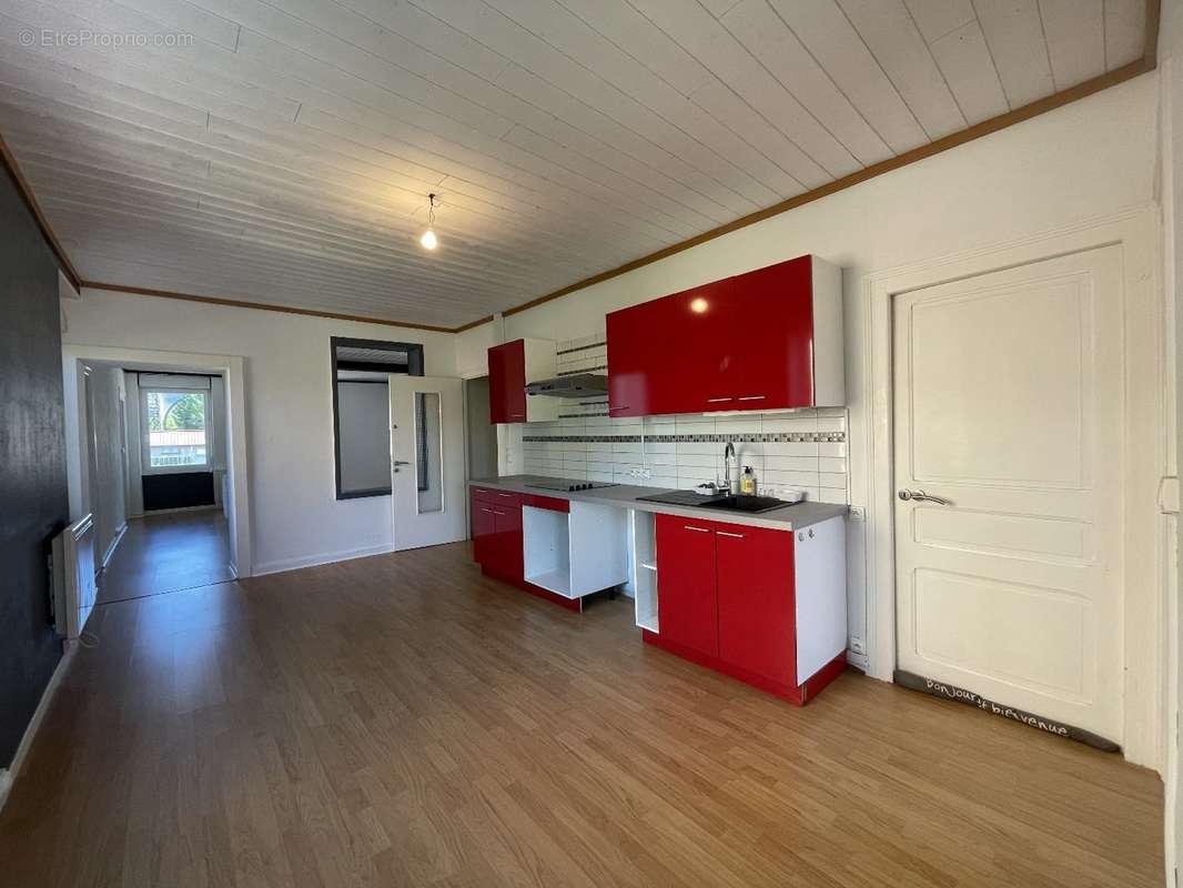 Maison à SAINT-PRIEST-TAURION