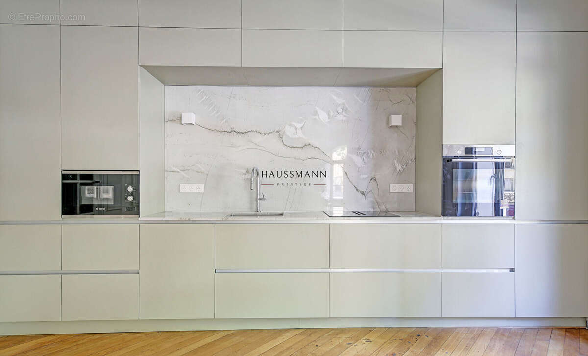 Appartement à PARIS-7E