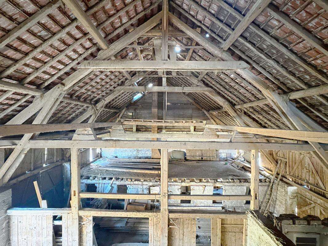 Maison à LA ROCHE-SUR-FORON