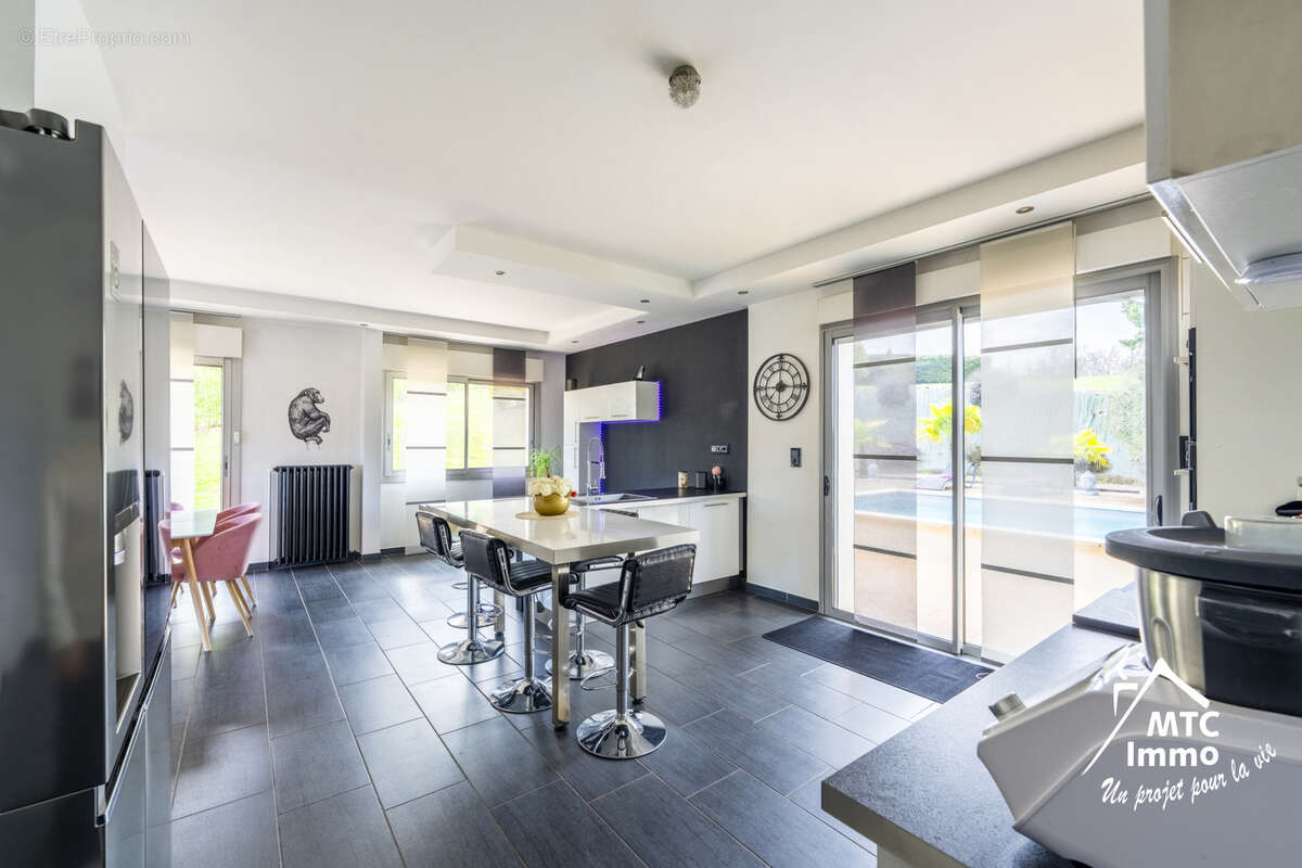 Maison 210 m2 / garage / terrain - photo 10