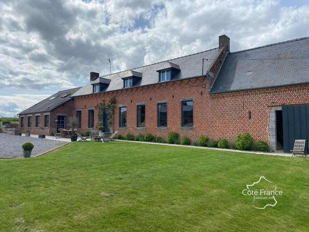 Maison à LA NEUVILLE-LES-DORENGT