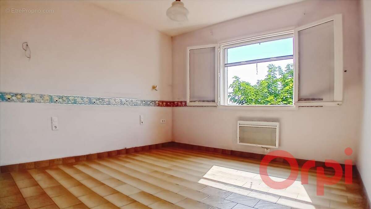 À Vendre : Grande maison familiale ou deux logements – 4 faces avec terrain à Sauvian - photo 7