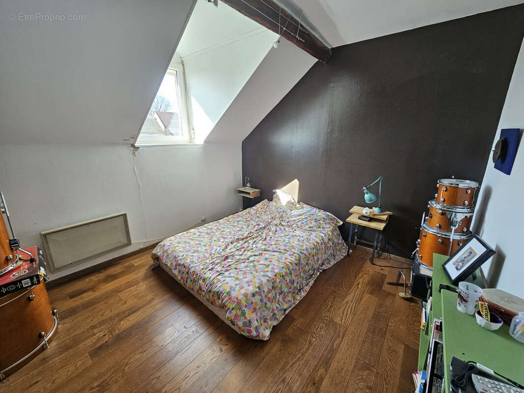 Maison à BRIIS-SOUS-FORGES