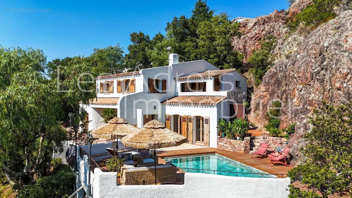 Maison à LES ADRETS-DE-L&#039;ESTEREL