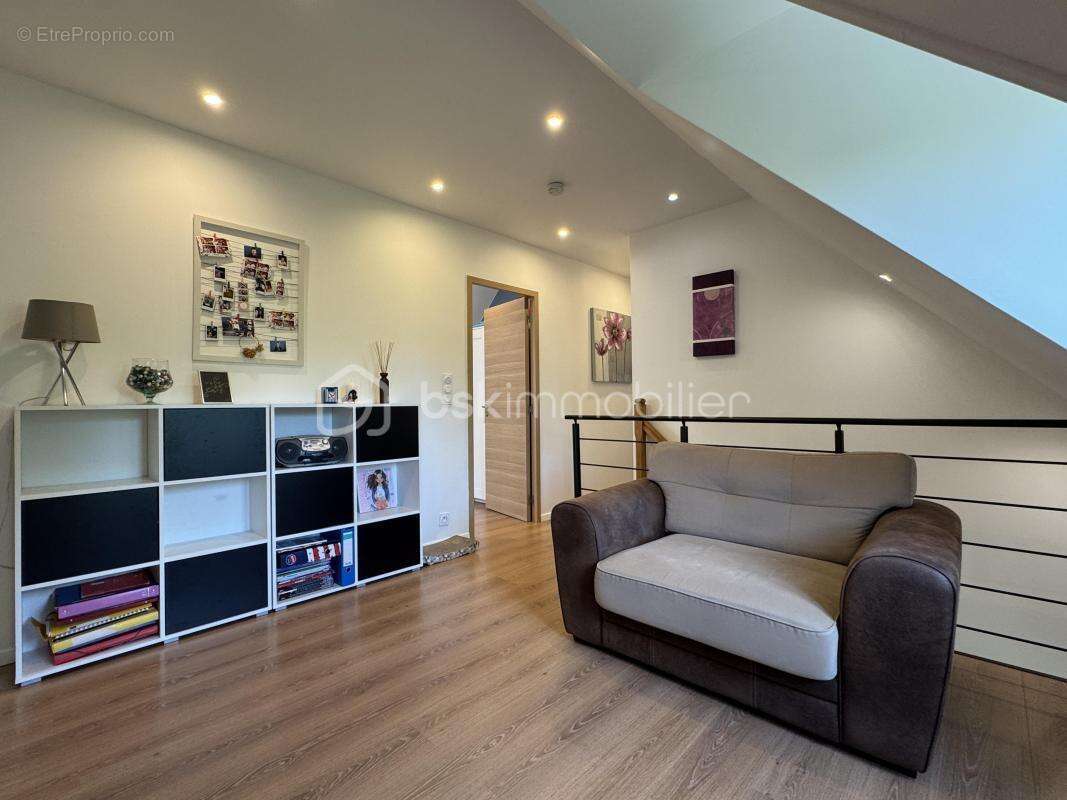 Maison à CHAUCONIN-NEUFMONTIERS