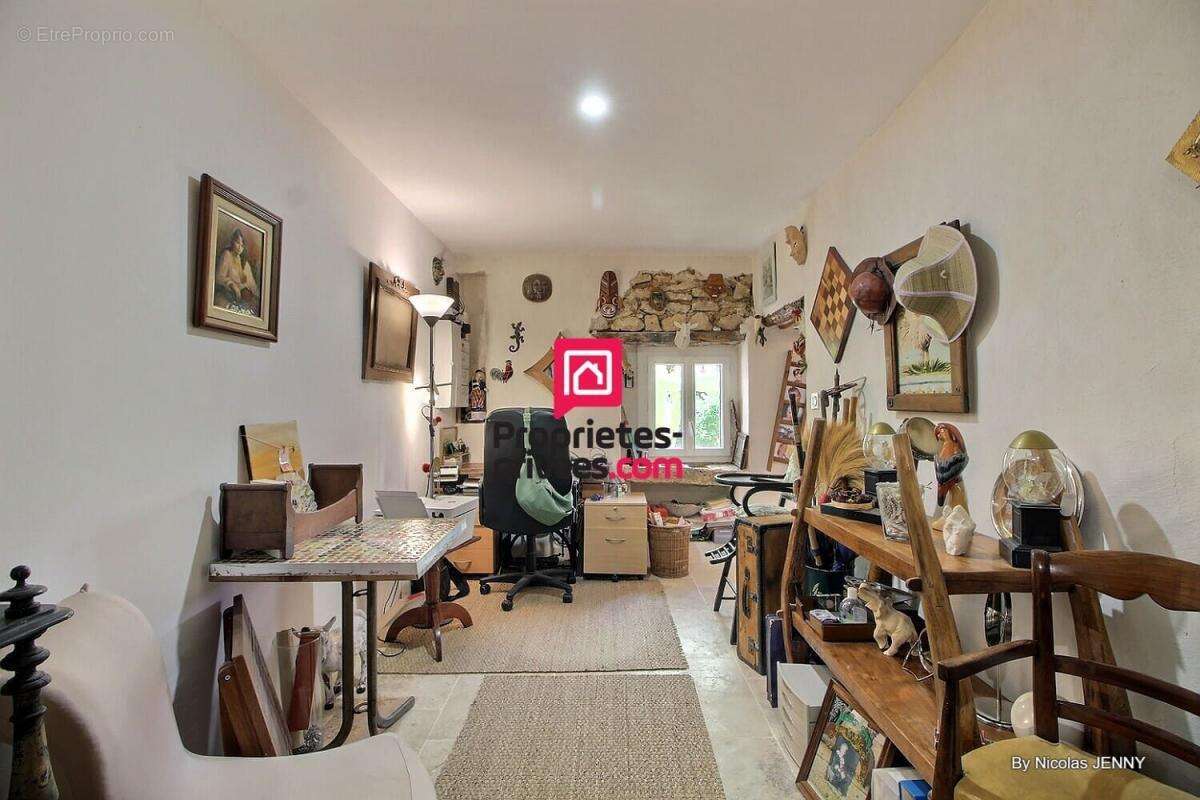 Maison à SUZE-LA-ROUSSE