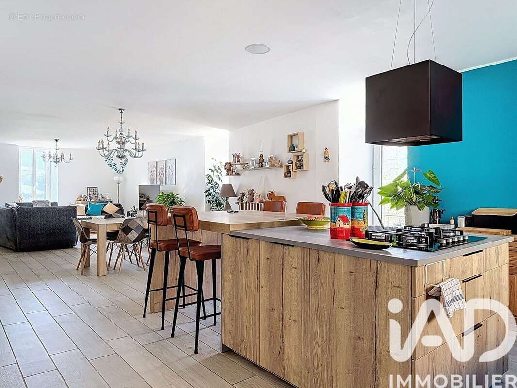 Maison 280 m² à Compeyre  - photo 9