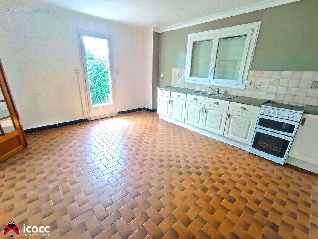 Maison 85 m² à Saint-Etienne-De-Brillouet  - photo 2