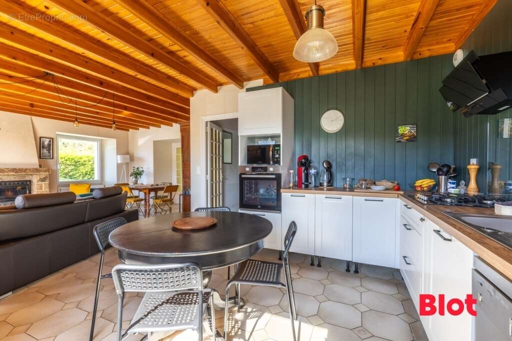 Maison à SAINT-MEDARD-SUR-ILLE