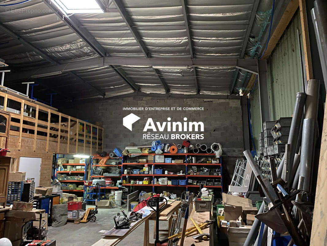 Commerce à SAINT-NAZAIRE-LES-EYMES