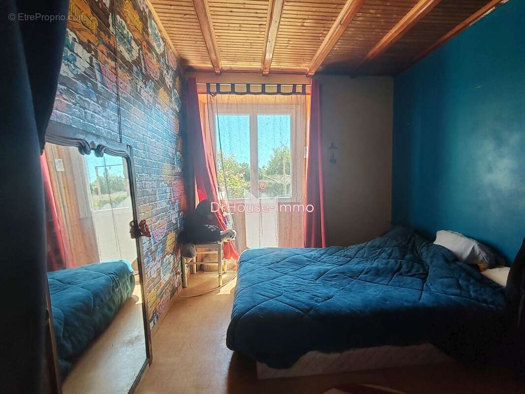 Maison à SAINTE-RADEGONDE-DES-NOYERS